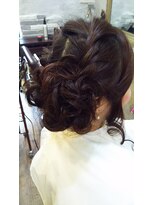 レヴィーマム(Revie mum)&nbsp;編み込みサイドヘアセット