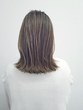 ニディー バイ デイジー(Nidee by Daisy) 『こなれハイライト』くびれミディ 天神 大名 デイジー Daisy