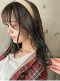 ピスタチオグレージュとイヤリングカラーグリーン