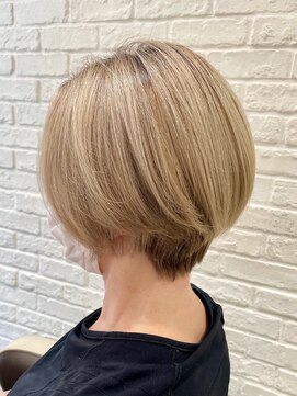 ネオリーブアオバ 高田馬場店(Neolive aoba) イルミナカラー/ベージュカラーで仕上げたショートボブ