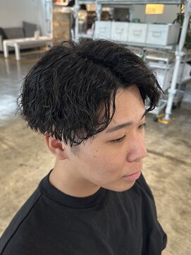 ザ オーダー(THE ORDER) ツイストスパイラルパーマセンターパート波巻きスパイラルパーマ