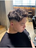スキンフェード アップバング ツーブロック スパイキーショート