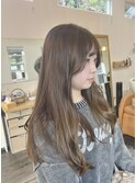 透明感のあるフォギーベージュ
