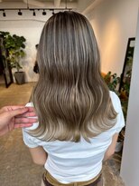 メリー オオサカ(Merly Osaka)&nbsp;全体明るめベージュバレイヤージュ