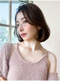 ホワイトグレージュ後れ毛が可愛い顔周りレイヤーミニウルフ