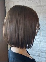 オヴィ(Ovi)&nbsp;切りっぱなしボブスタイル