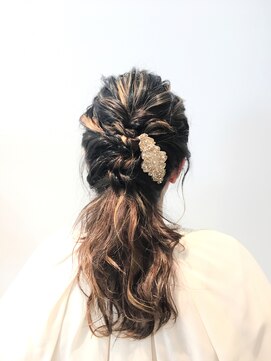 ティオル(Tioll) ヘアセット ダウンスタイル