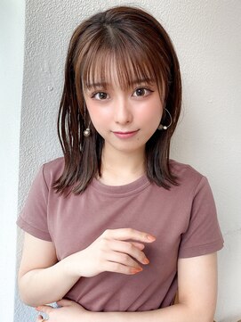 アフロート ディル(AFLOAT D'L) 20代30代40代小顔外ハネミディアムひし形シルエットくびれミディ