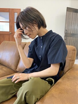 ワン バイ ジエクト(One by The Ect) センターパート×大人ボブ×オリーブグレージュ