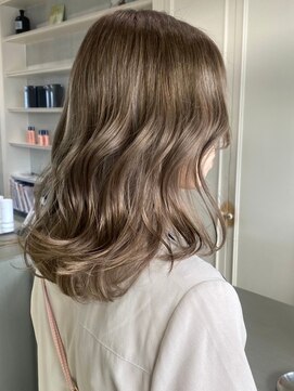 セプト 天神大名(SEPT.) オリーブアッシュ ブリーチ 外国人風 赤み消し 髪質改善カラー