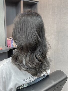 オト(oto) 品のある大人ヘア 透明感アッシュウェーブ