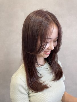 アチーブリス(achieve Liss) 小顔レイヤーカット大人可愛いセンターパート×レッドブラウン