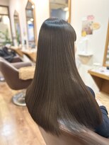 フリージア(freesia) ツヤ髪/ヘッドスパ/髪質改善トリートメント