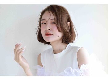 ヴァロン(VALON)の写真/《大人女性にオススメ！》髪の傷みを最小限に抑えた施術で、透明感と艶のある上品な仕上がりに☆