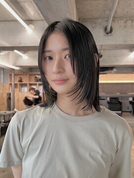 ナヌーク ダイカンヤマ(nanuk daikanyama) 毛先はプツッと重軽レイヤースタイル
