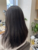 ウイバイファースト(u'i by first)&nbsp;カットはロングワンレンスタイル カラーはブラウン 美髪エステ