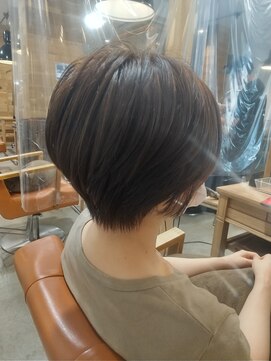 リフ(Ref.) ハンサムストレートショート