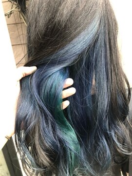 ビヨンドイー(beyond E) ２トーンイヤリングカラーブルー＆エメラルド