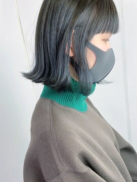 フルショウ 小牧(FURUSHO) ネイビーグレー切りっぱなしボブぱっつん前髪チャコールグレー