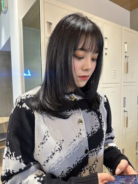 ロンドアジュール 横浜(Lond azur) ☆SNS人気殺到顔周りレイヤーカットアッシュブラック地毛カラー