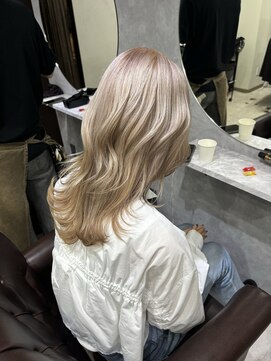 グラッジ 池袋(GLADGE) ホワイトミルクティー