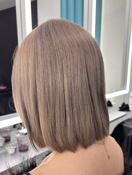 テイス 新宿(TACE) [美髪/ワイドバング/ホワイトブロンド/イメチェン/新宿]