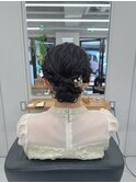 ミディアムヘアのゆるふわシニヨン【清板】