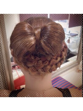 ヘアーサロン ジュエル(Hair Salon JEWEL) 編み込みアップのリボン