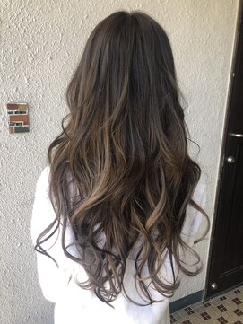 ディー エメ(D-aimer-) ベージュベースのナチュラルグラデ　【カラー・エクステ】