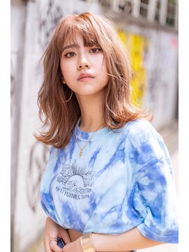 メーヴェ(Mowen) mowen 南堀江　ミルクティーベージュ×ゆる巻きミディアム