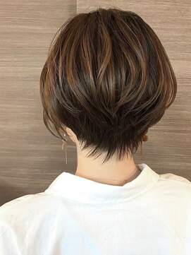 アトリエジーニー(atelier GENIE) ひし形ショートボブ　新海一也