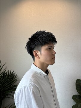 小谷理髪店 ソル(SOL) ２ブロックショート＋黒髪短髪