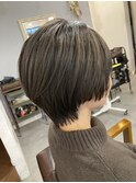 ショート　グレージュ
