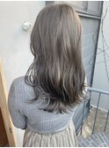 《前地　麻衣》透明感シアーアッシュグレージュ/セミロング