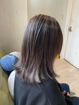 美容室 グリリ(guriri) バレイヤージュ×イルミナカラー 若干シルバー寄りのベージュ