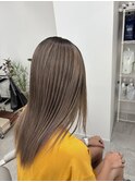 ベージュバレイヤージュ