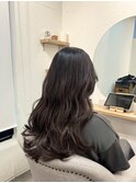 寒色ブラウンのロングヘア