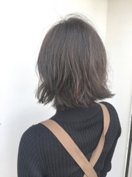 カシェット(cachette) 外ハネデザインカラーボブ