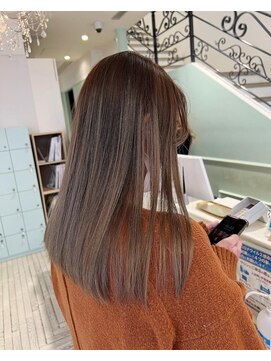 ジーナ 渋谷駅前(Zina) shion 伸びてもリタッチが気にならないグラデーションカラー