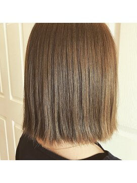 美容室 ウーヴリール(ouvrir) ナチュラルベージュ