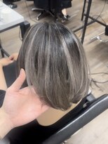 ヴィフ 大船(VIF)&nbsp;バレイヤージュブリーチダブルカラーショートヘアショートボブ