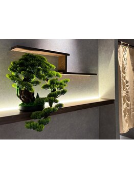 【摂津本山駅徒歩すぐ】全席半個室でお悩みも相談しやすい和モダン×夜をイメージしたホテルライクな店内