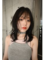 カルテ(QUARTE)&nbsp;透明感たっぷり暗髪 × 顔まわりレイヤー