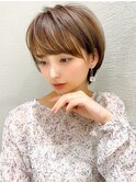 20代30代大人かわいい前髪ありマッシュショートハイライトカラー