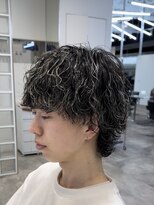 フィフス トウキョウ (fifth TOKYO) 渋谷波巻きパーマメンズセンターパートウルフマッシュカット