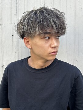 ボンドストーリールミエール(Bond Story lumiere) ツイストスパイラルハイライトパーマツイスパ縦落ちパーマ