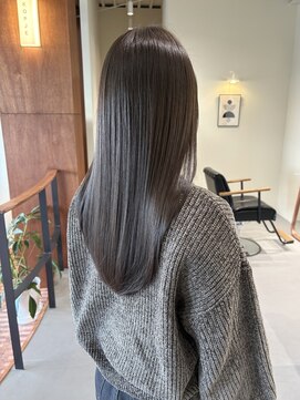 コピエ(kopje) 透明感グレージュ