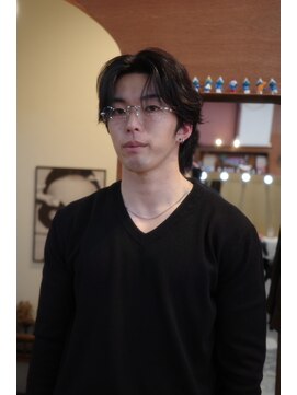 エディ(Edy) センターパートニュアンスパーマ韓国ヘアカルマヘア眉毛カット