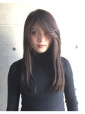 アッシュグレージュの無造作ロング