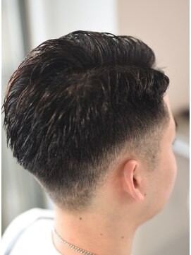 ザ オーダー(THE ORDER) スキンフェードカットパートスタイル刈り上げツイストスパイラル